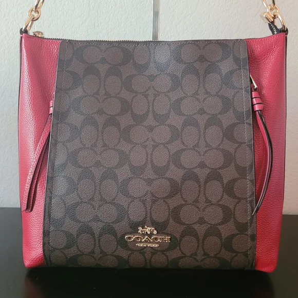 Coach Marlon Hobo In Signature Canvas - Picture 13 of 16